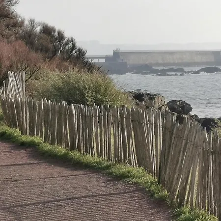 Cap Aux Sables Avec Garage דירה *
